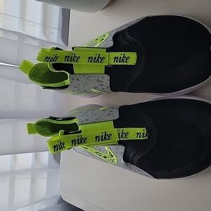 Nike Flexrunner Shoes